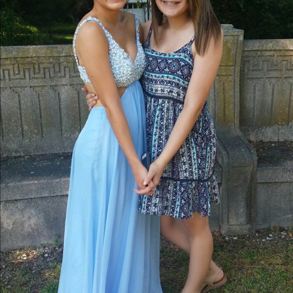 Prom Dress - Picture 3 of 5